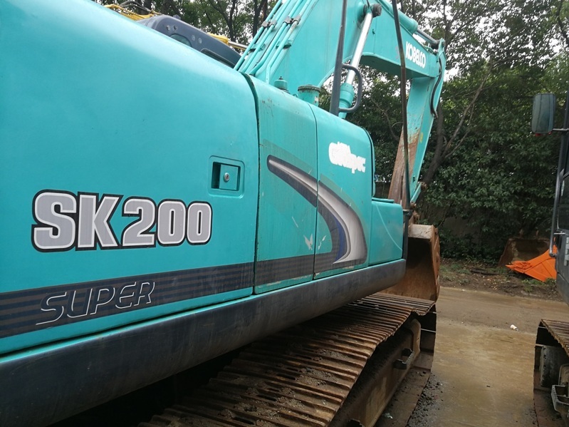 kobelco 200 excavator