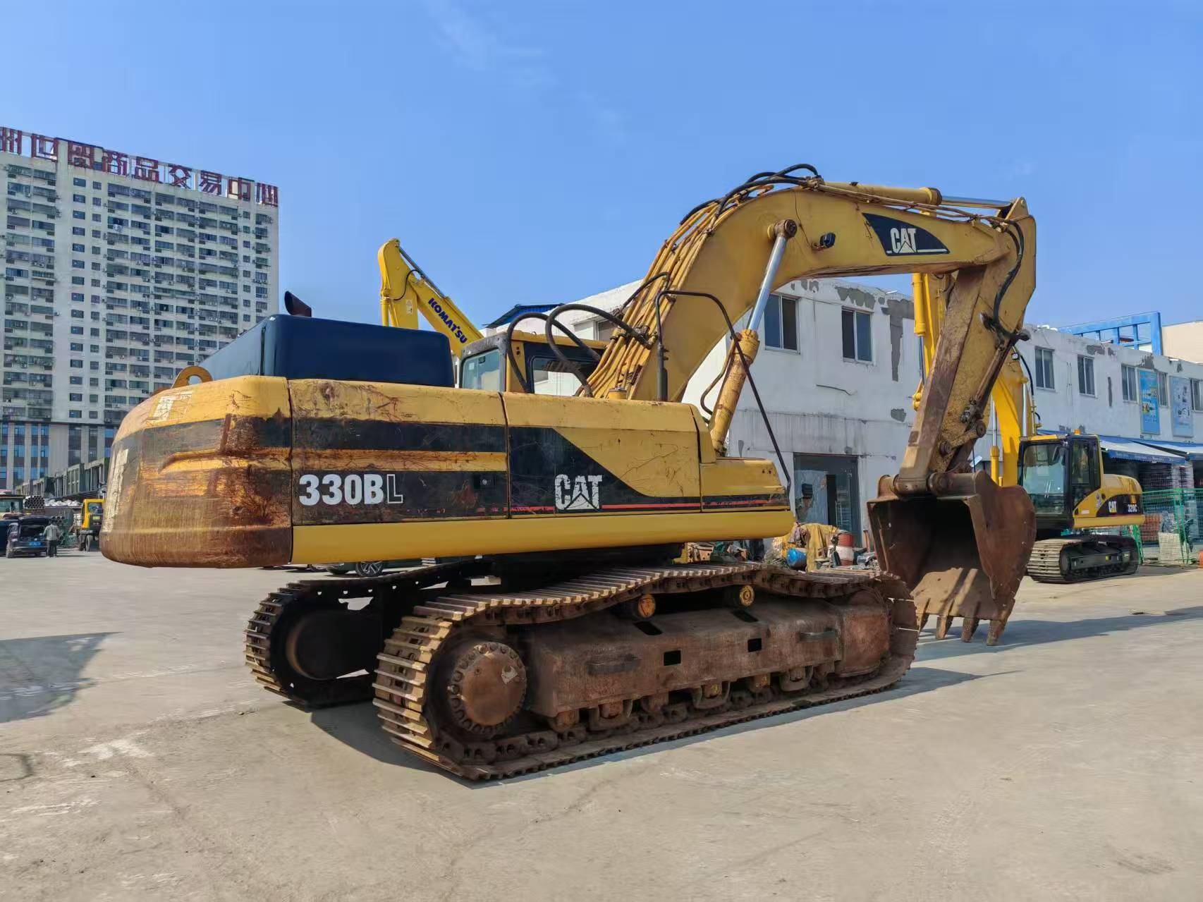2001 year CAT 330BL excavator