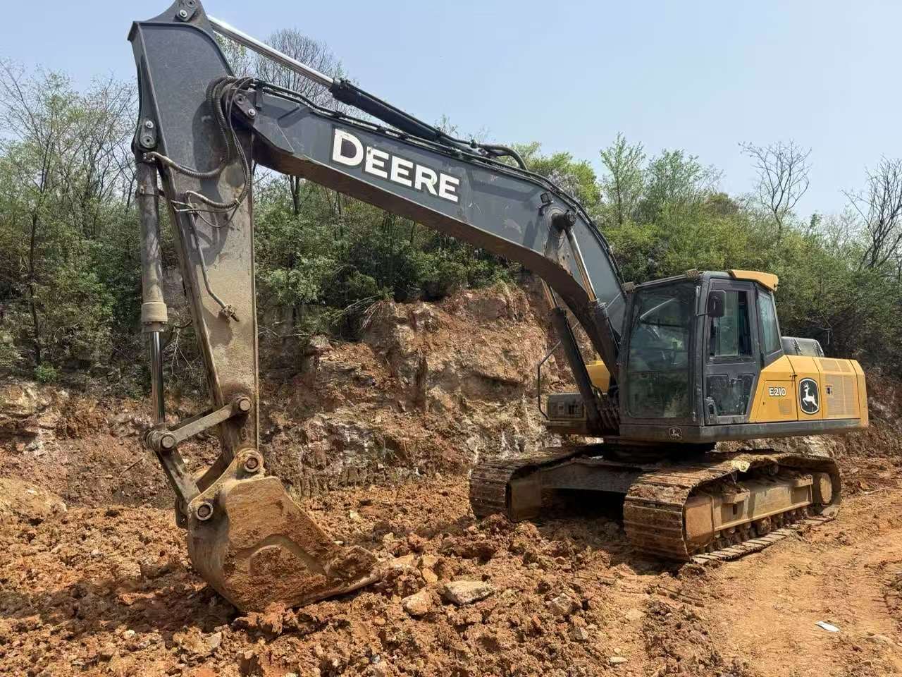 2019 year DEERE E210 excavator