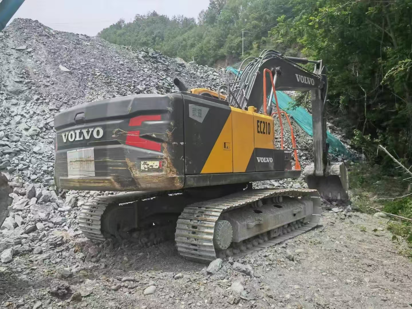 2022 year volvo ec210E excavator