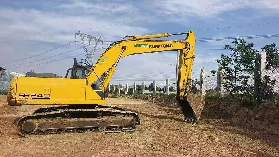 Escavadeira SUMITOMO SH240