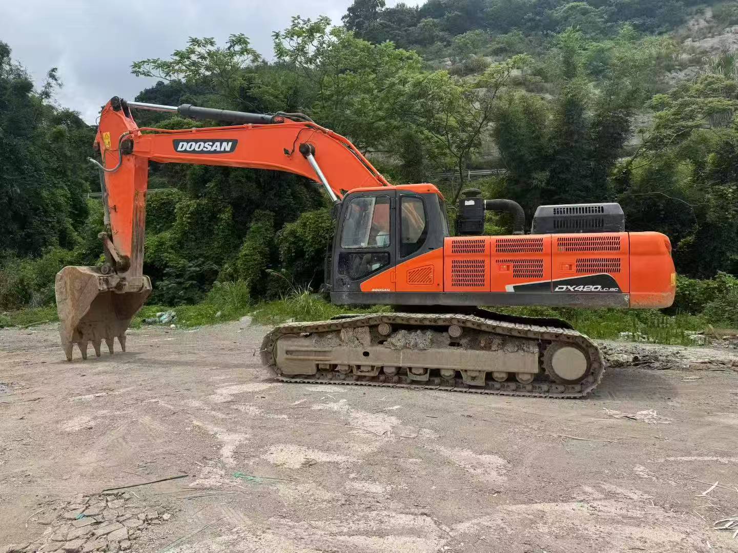 2020 سنة 2020 حفارة Doosan DX420-9C