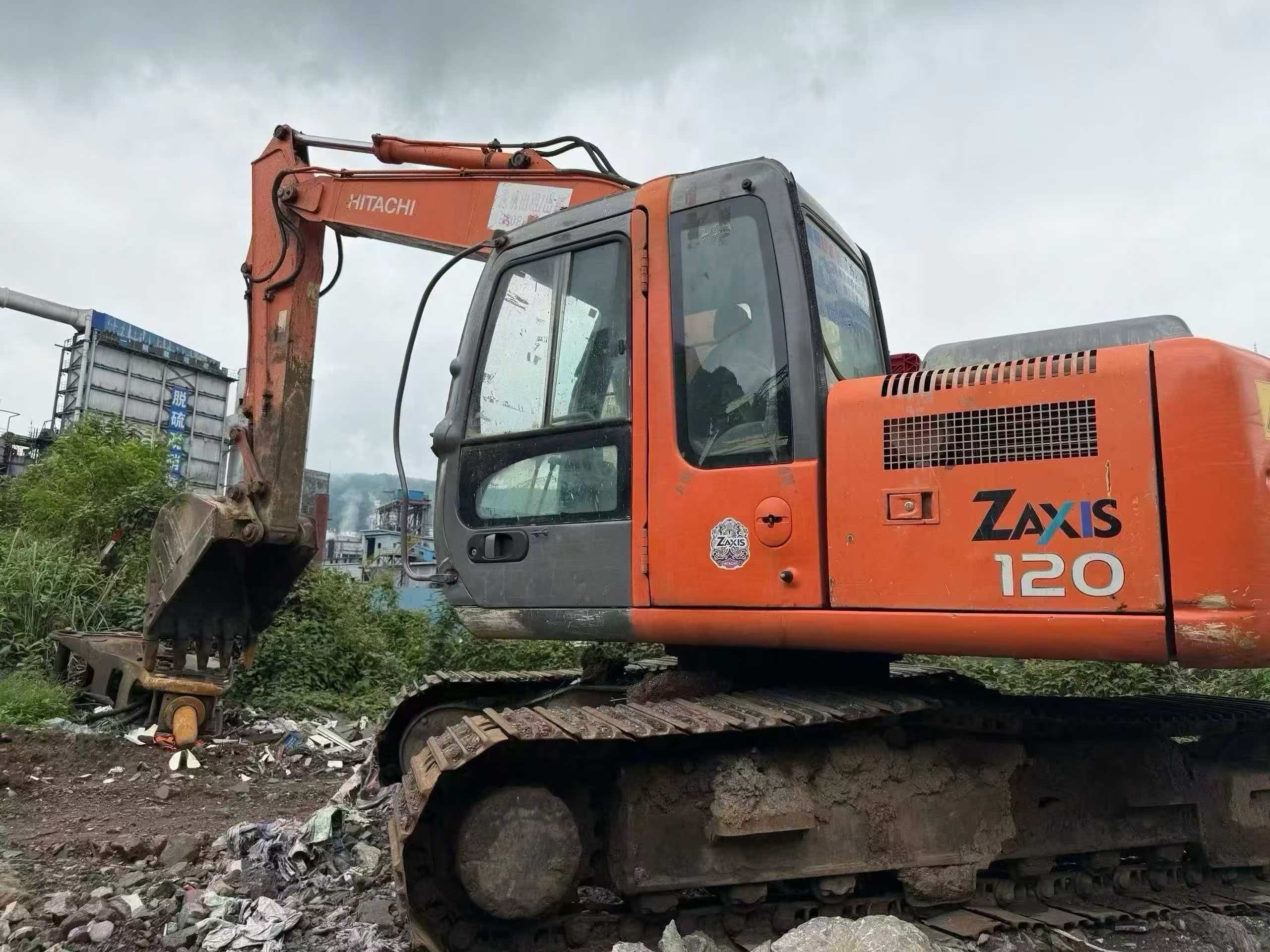 Экскаватор hitachi ZX120 2012 года выпуска